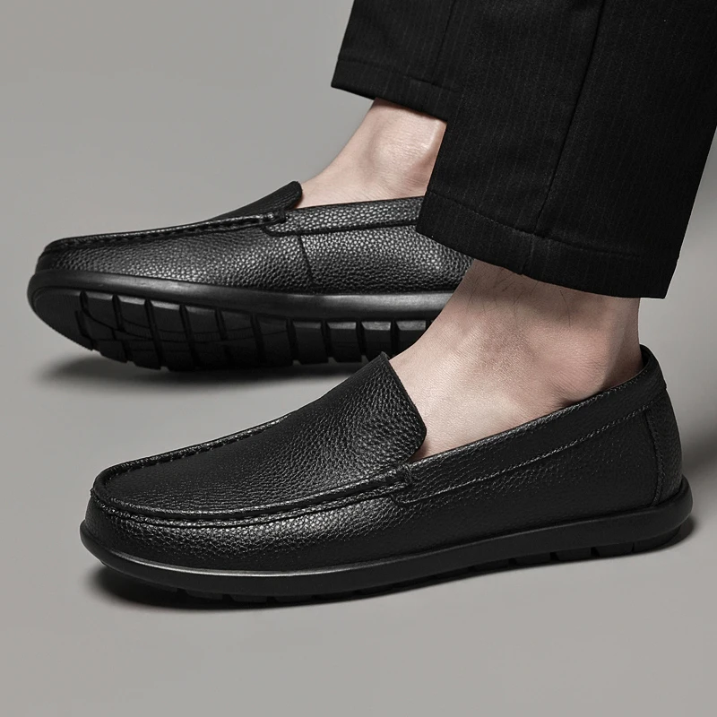 Vintage Top Layer Leather Slip on Loafers Outdoor Breathable Moccasins Driving Design Casual Cowhide Shoes Men Footwear