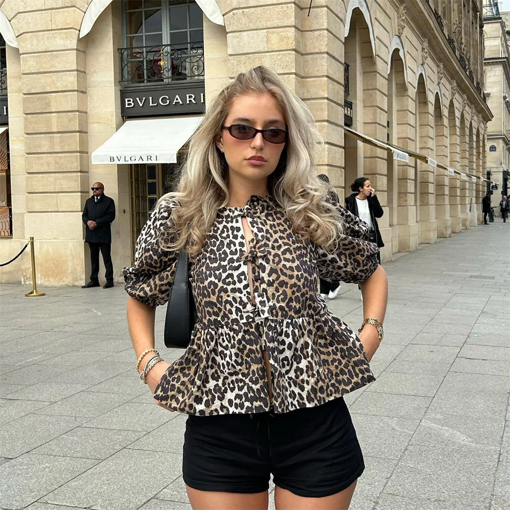 

UNIZERA2024 Summer New Women's Fashion Style Simple Round Neck Short Sleeve Leopard Print Lace up Shirt Top