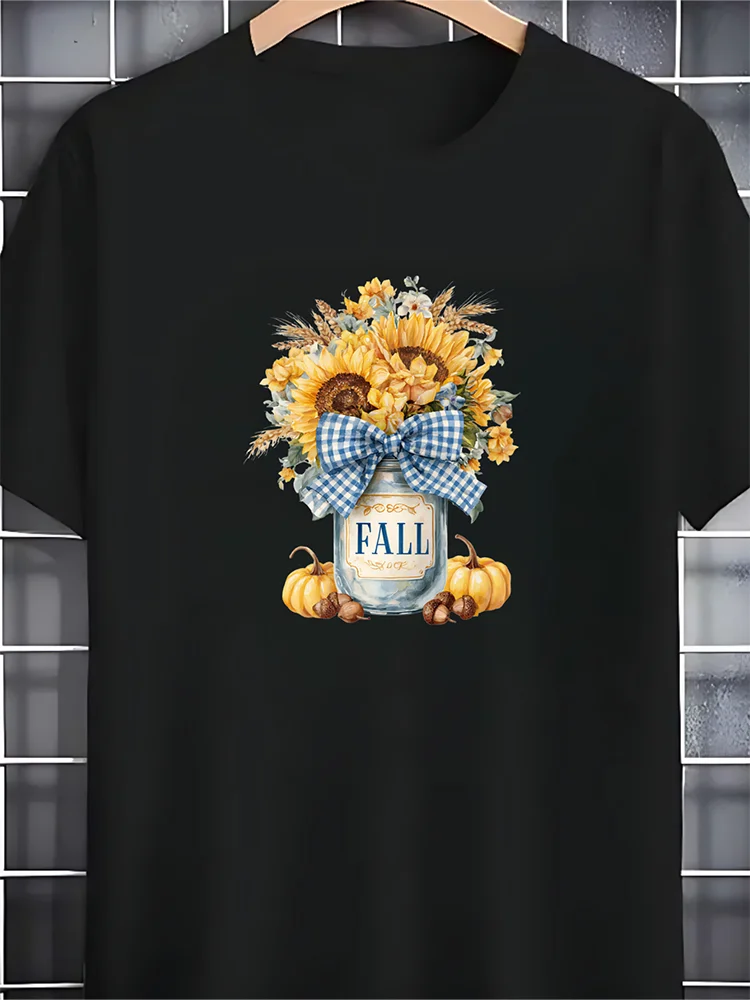 

Men's Black Crew Neck T-Shirt Fall Mason Jar with Sunflowers and Bow T-Shirt WHX 180g
