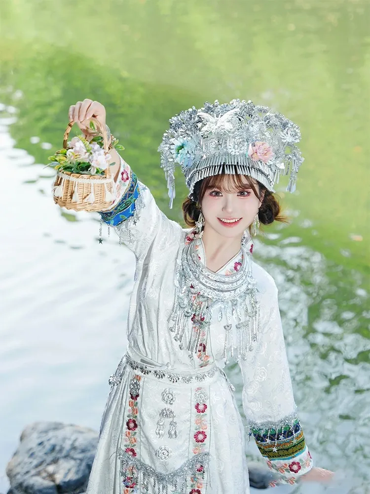 ชุดถ่ายภาพสไตล์ชาติพันธุ์เรียบง่ายสีขาว