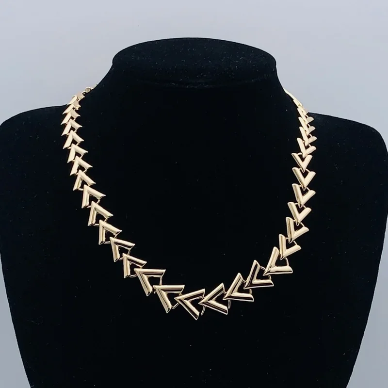 

"Stylish S925 Silver Accessory - A Subtle Way to Add Luxury to Your Look"