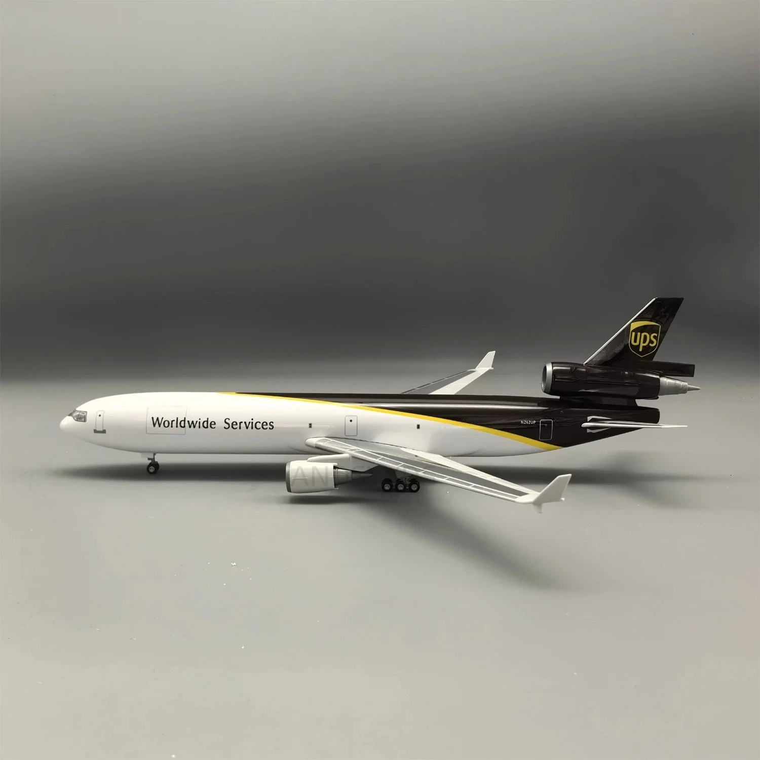 

Diecast Resin 47CM B747 MD11 UPS Cargo Airplane Model With Stand 747 Desktop Display or Model Building Aviation Enthusias Displa