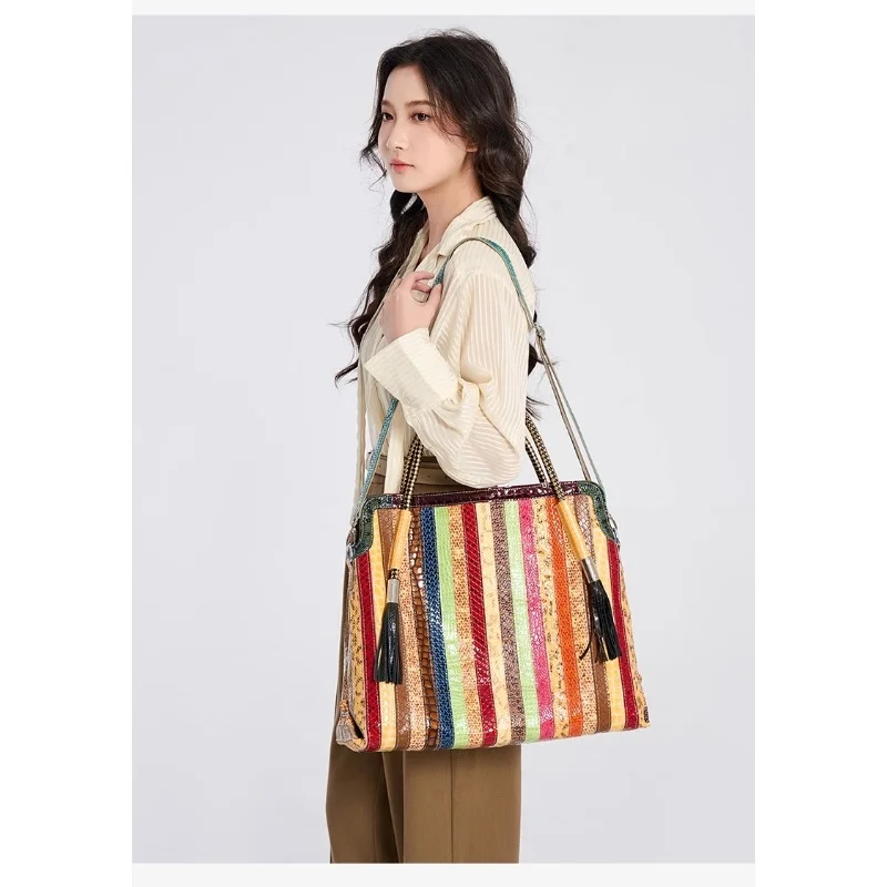

Baitao Head Layer Color Cowhide Large Capacity Hand Lading One Shoulder Diagonal Span Bag