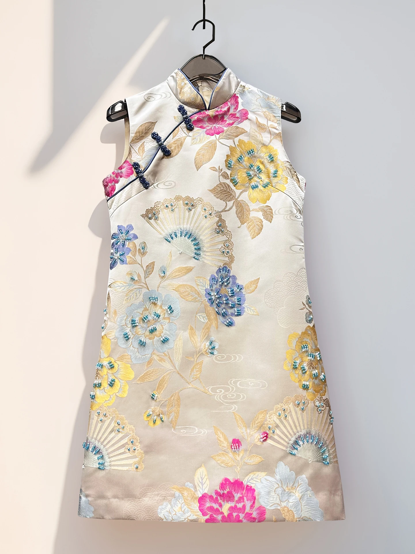 

New Year Women's High-End Embroidered Beaded Short Dress Gold Foil Handmade Modified Chinese Style National Trend
