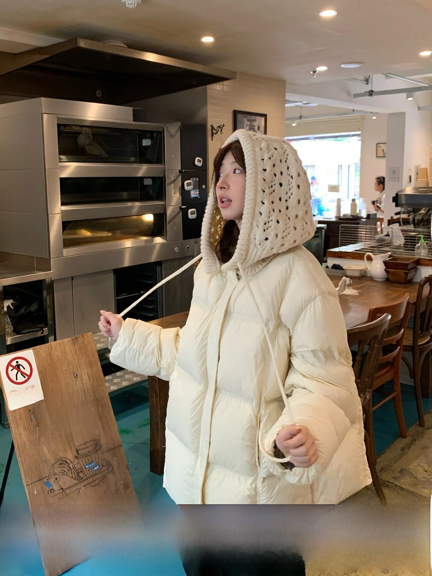 

Женская теплая куртка-пуховик Holid Map 90 White Du с капюшоном, вязаная, на молнии, средней длины, со съемными рукавами