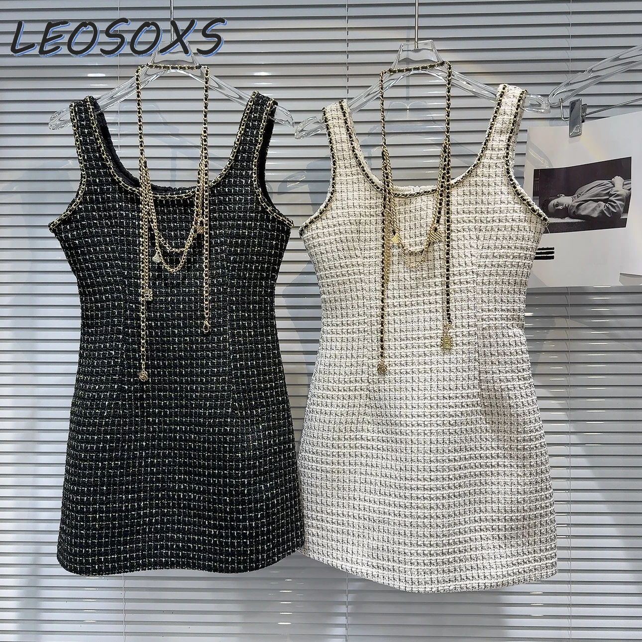 

2024 Summer New Chic Socialite Metal Chain Necklace Tweed Dress for Women Fashion Waist-Controlled Sleeveless Woolen Dress Lady