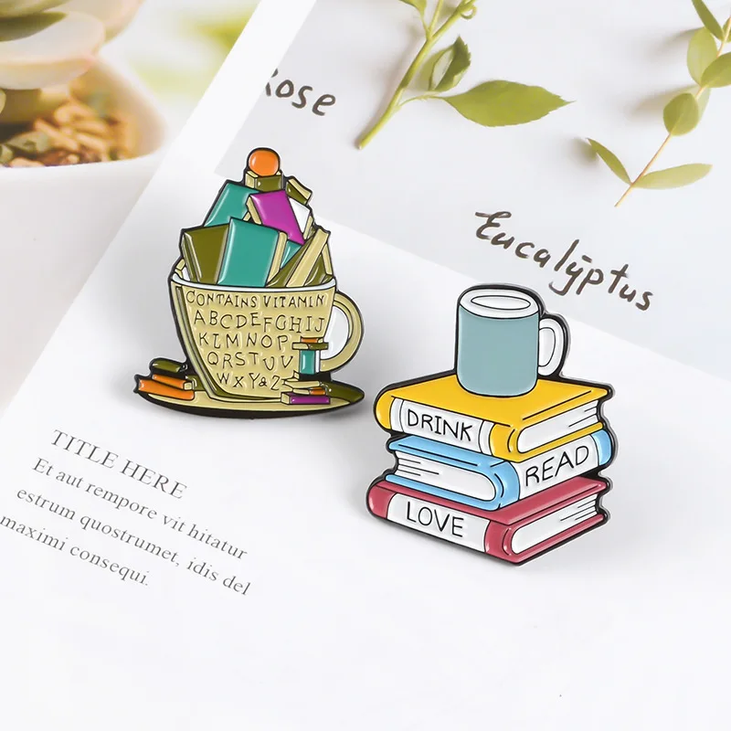 English Brooch Cartoon Magic Book Kitten Metal Badge Small Accessories Wholesale Decorative Brooches Cap Pins for Clothes Lapel