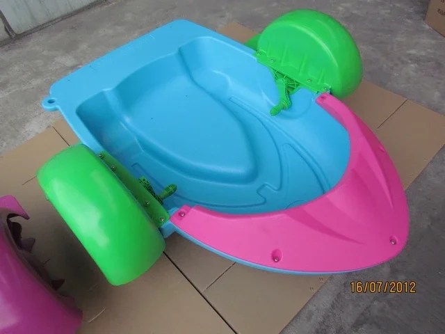Good stuff Best Selling Portable Swimming Pool Kids Plastic Small Hand Pedal Paddle Water Boats Manufacturers
