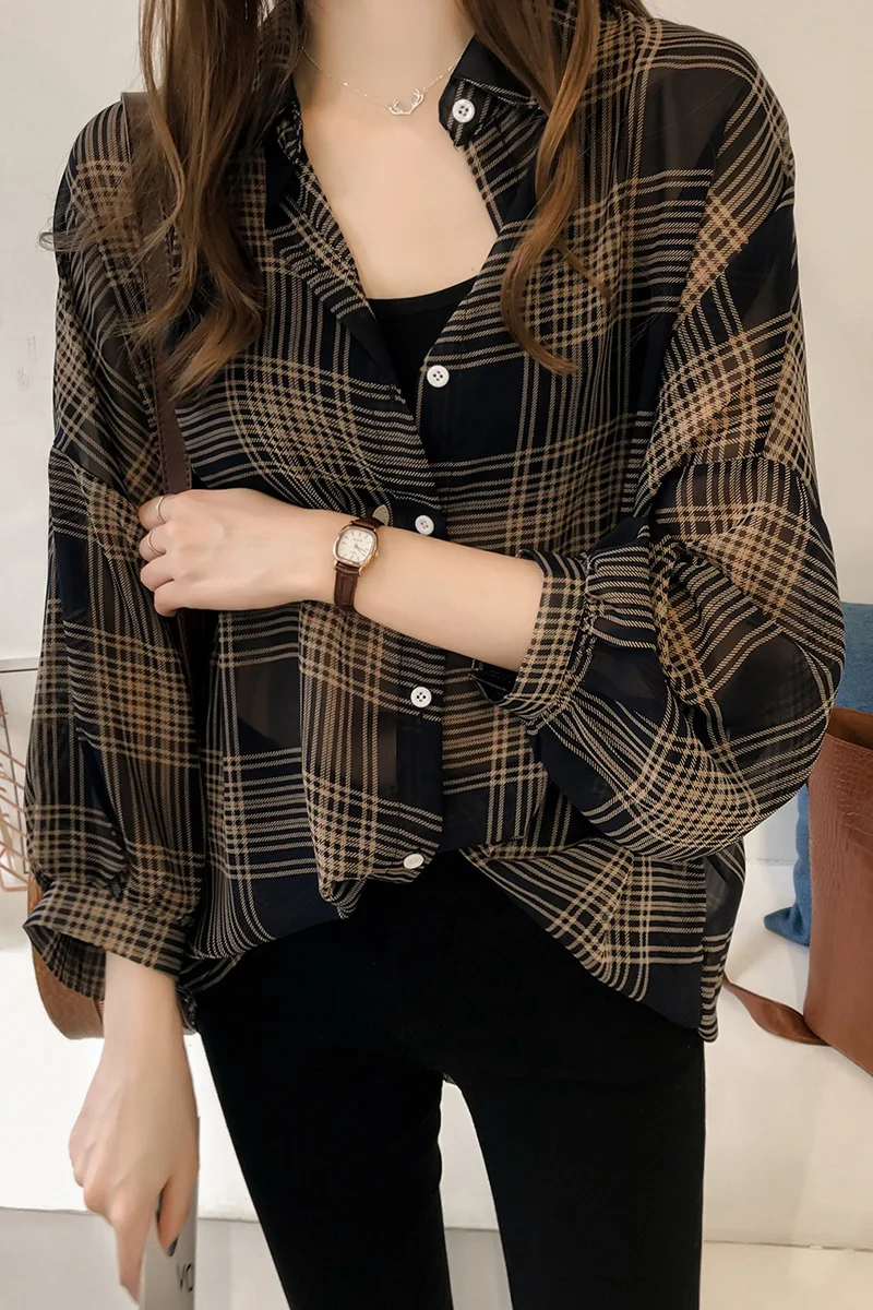 

Loose Long Sve Women's irt Korean Sle Chiffon Base Layer T-irt Collar Button Detail Lantern Sve Commute Wind