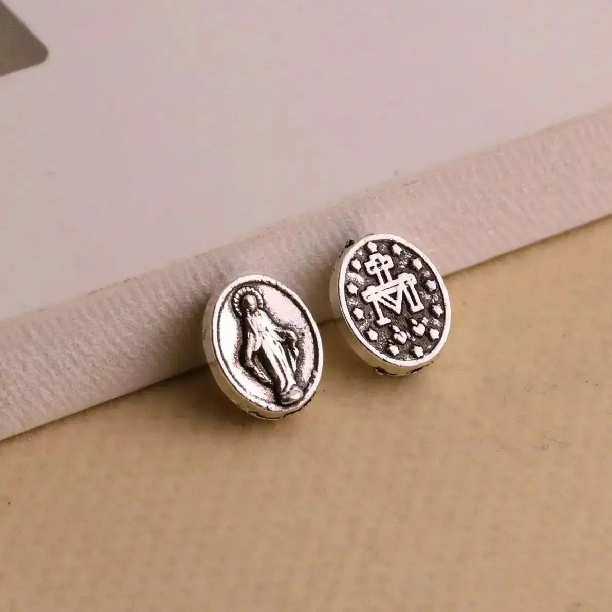 50Pcs Medalla Milagrosa Beads Catholic Oval Tiny Our Lady Virgin Mary Spacer Beads Connectors for Jewelry DIY Making Accessories
