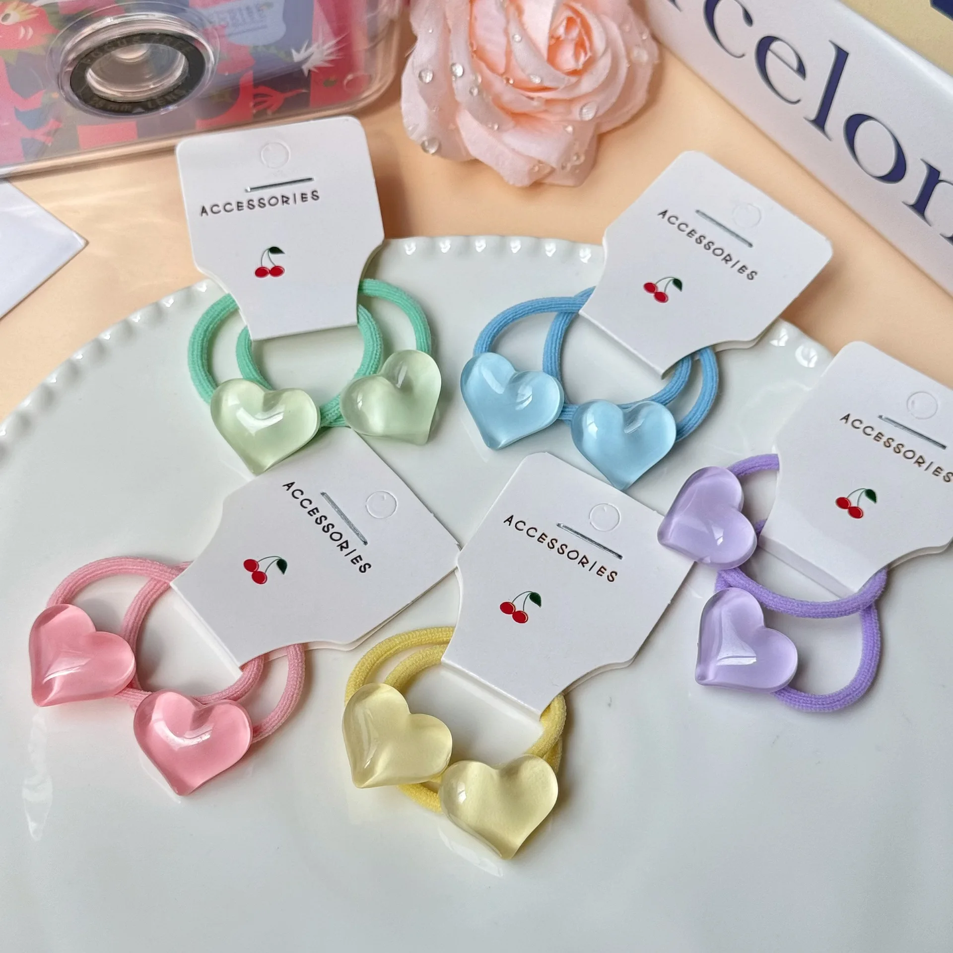 ربطات شعر للأطفال مكونة من قطعتين من أربطة صغيرة بلون الحلوى على شكل قلب خوخي وخالية من العقبة المطاطية الناعمة القابلة للتمدد للأطفال الصغار