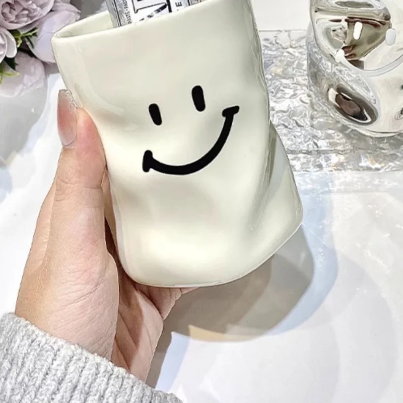 1pc Ceramic Smiling Face Mouthwash Cup Bathroom Home Toothbrush Cup No Handle Mouthwash Cup Homestay Supplies Home Accessories