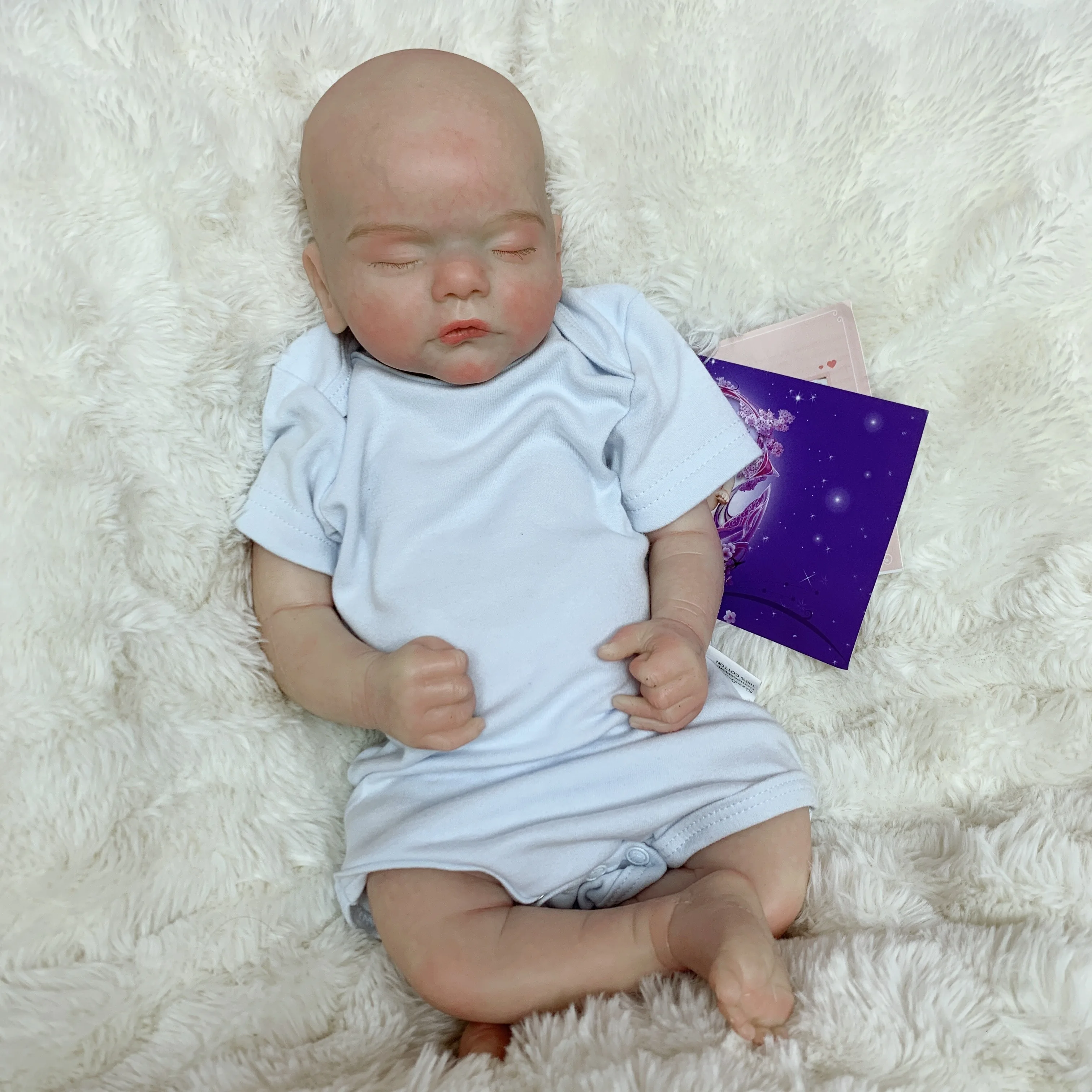 Nieuwe 18-inch siliconen herboren baby wordt geleverd in witte embryo en handgeschilderde 3D-huidstijlen, met jongens en meisjes om uit te kiezen.