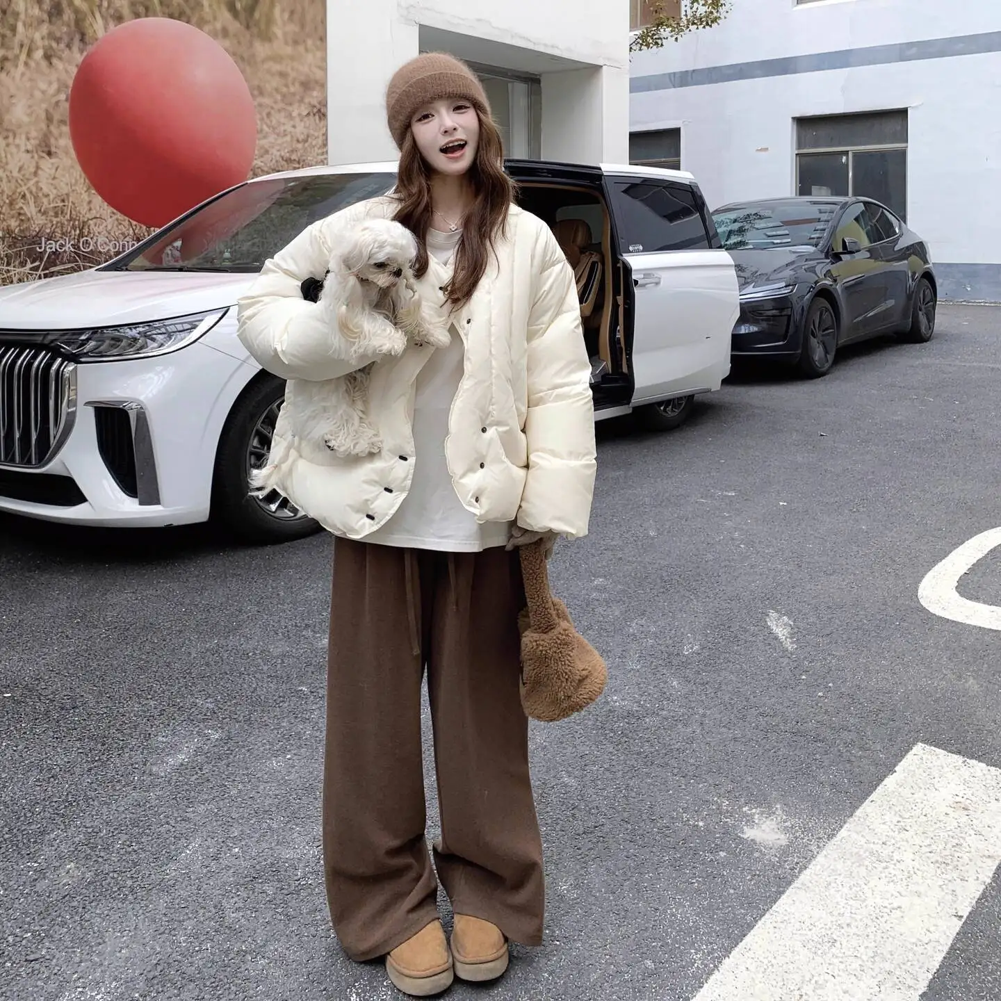 UMI MAO 90 سترة بيضاء مبطنة مع تصميم سميك دافئ بتصميم كلاسيكي غير منتظم وفتحة خفيفة الوزن سترة نسائية #2