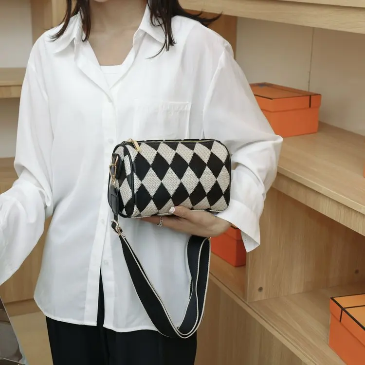 

Daily Commute Women Shoulder Bag Mini Patent Leather Metal Lock Ruched Crossbody Bag