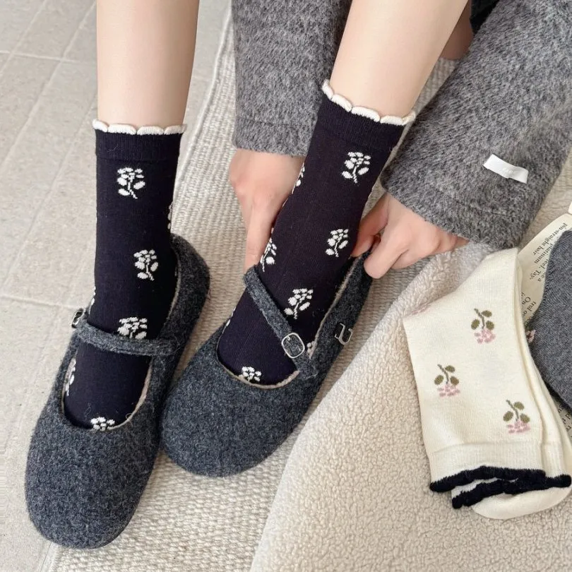Ladies Korean Cute Floral Thickened Warm Mid Tube Socks Kawaii Sweet Simple Versatile Comfort Casual Winter Socks For Girls