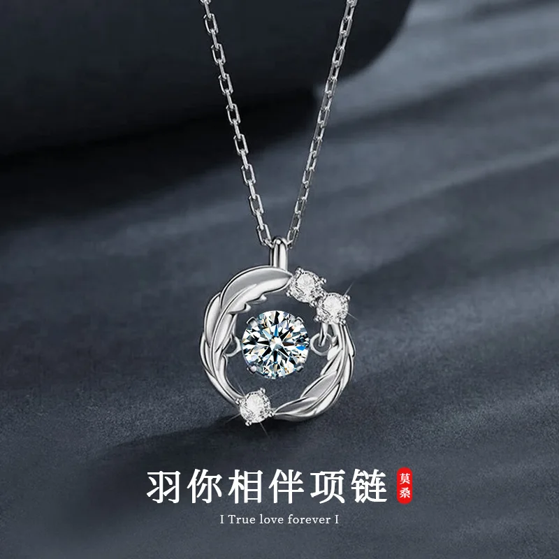 

S925 pure silver necklace for women with a light luxury and high-end feel, moissanite dynamic pendant, collarbone chain accessor