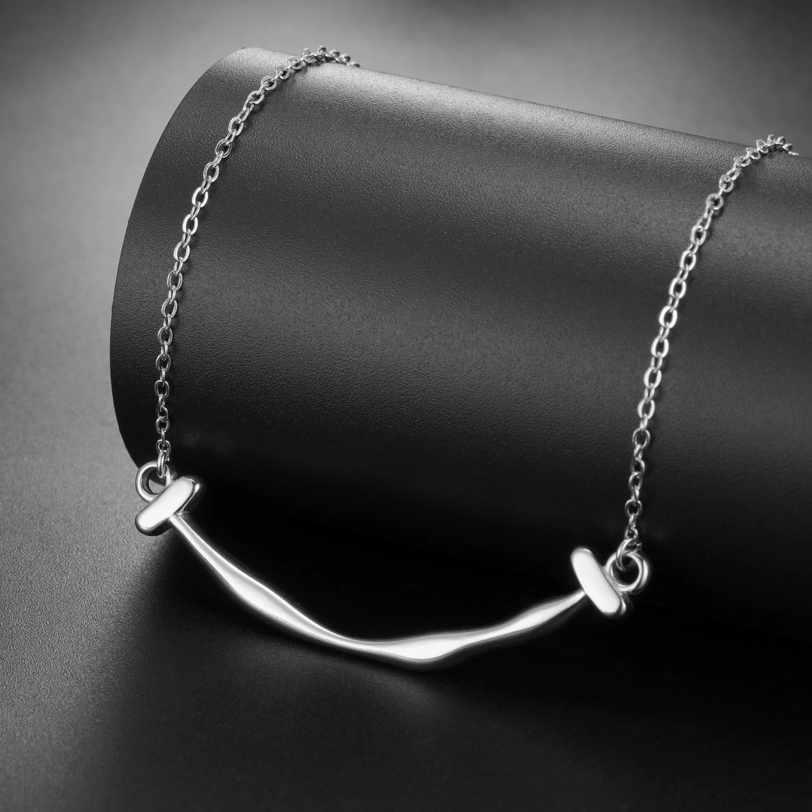 Lächelnde Anhänger Halskette Großhandel Edelstahl Gold Farbe elegante modische Kette Halsketten für Frauen Mädchen trend igen Schmuck – Detail 1