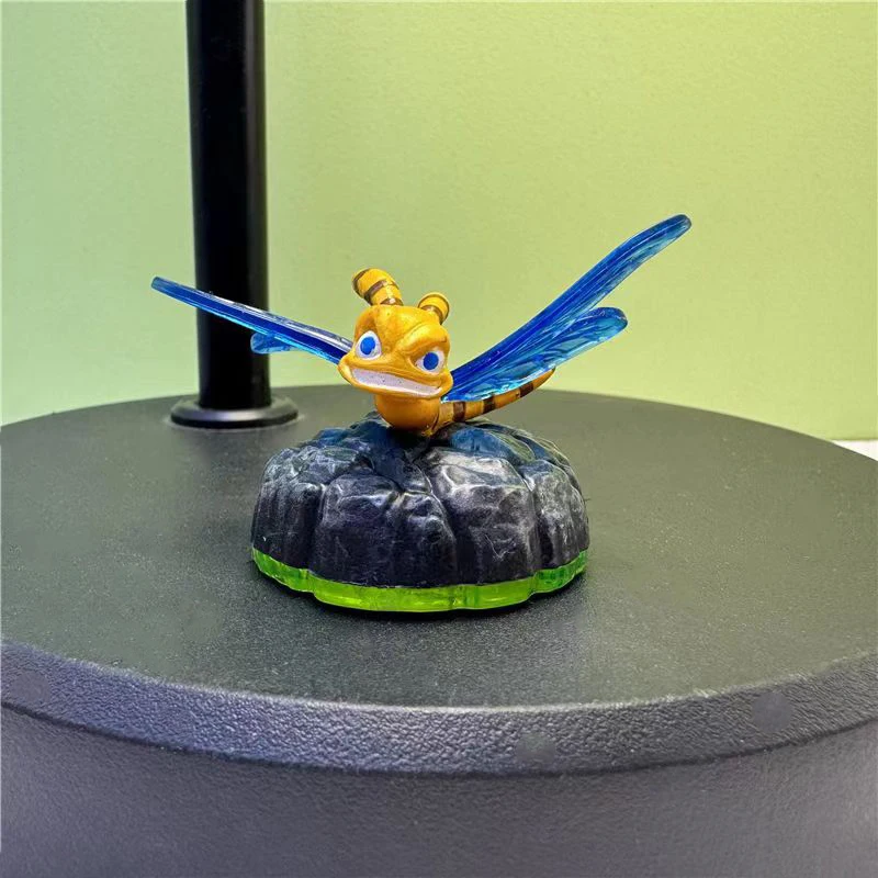 Factory Loose Spyro the Dragon Game Sprax Dragonfly Cartoon Figure Treasure Chest Rare Limit Collect Model  Gift Toy For Kid