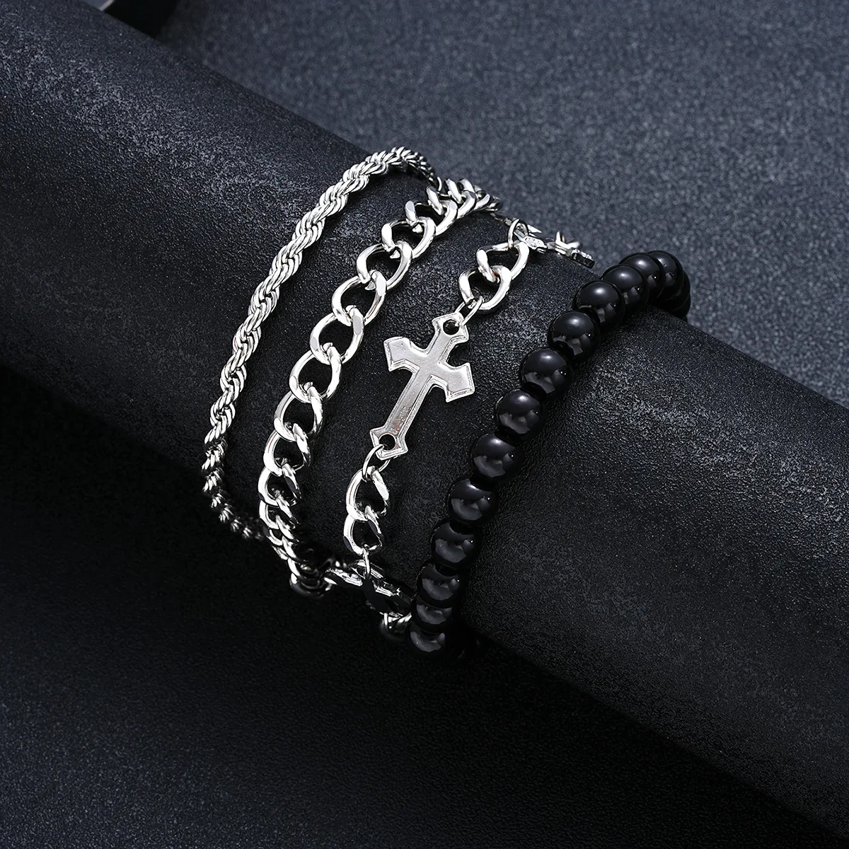 Retro Edelstahl-Kreuz-Armband mit schwarzen Perlen, mehrschichtiges Hip-Hop-Armband in Silberfarbe für Männer, INS-Schmuck, trendige Accessoires – Detail 5