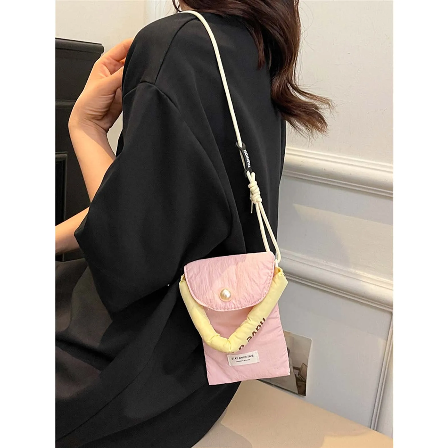 

Mini phone bag for girls 2025 new super popular versatile crossbody bag, summer stylish student single shoulder bag