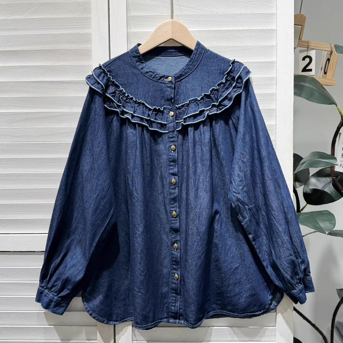 

Бюст 118 см, топы большого размера, оригинальные женские джинсовые рубашки, джинсовые блузки с рюшами в японском стиле, осенние топы с длинными рукавами