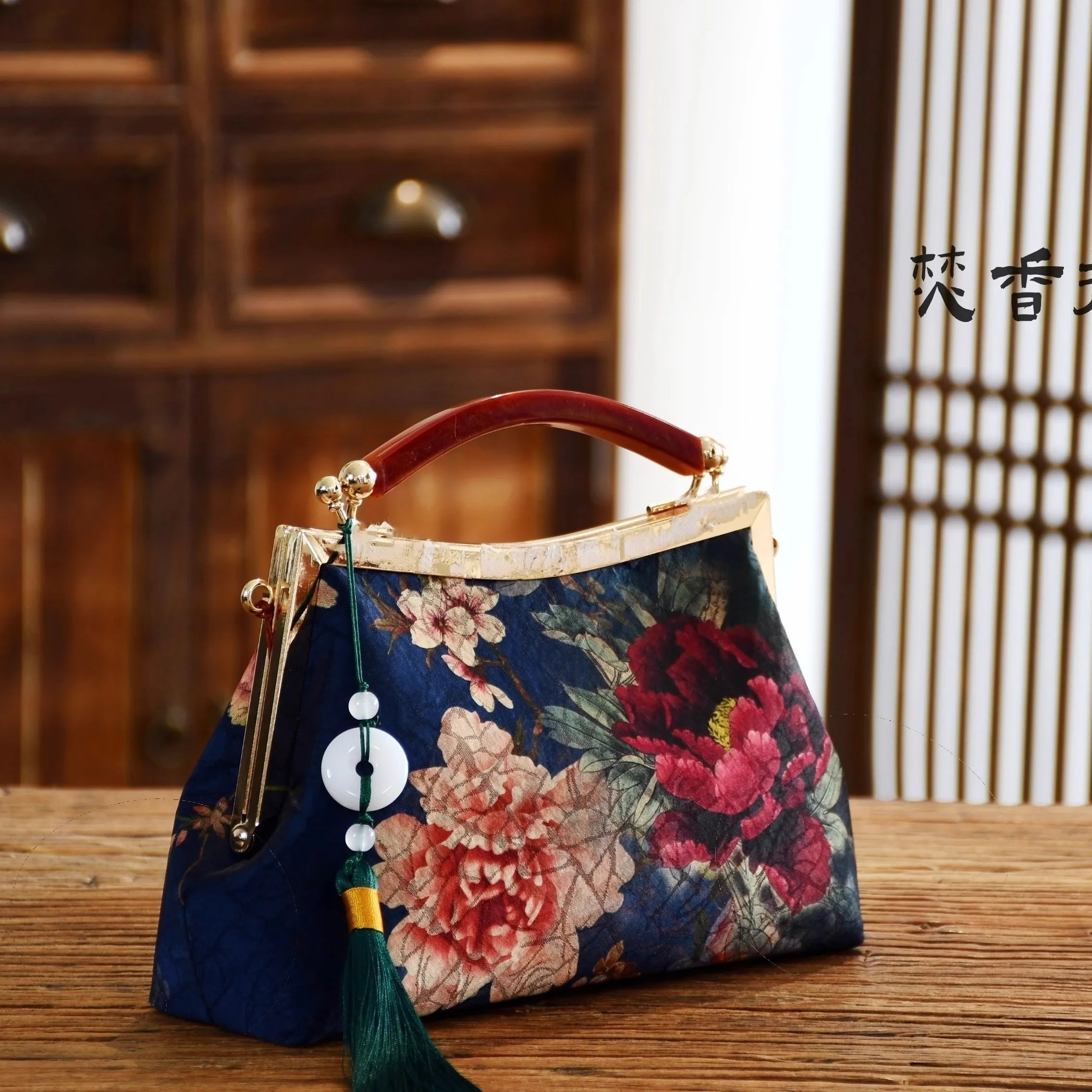 

Classic Chocolate Top Handle Europe America Bag Chinese Bags Fringe Tassel Style Vintage Women Bag Chain Strap Women's Handbags