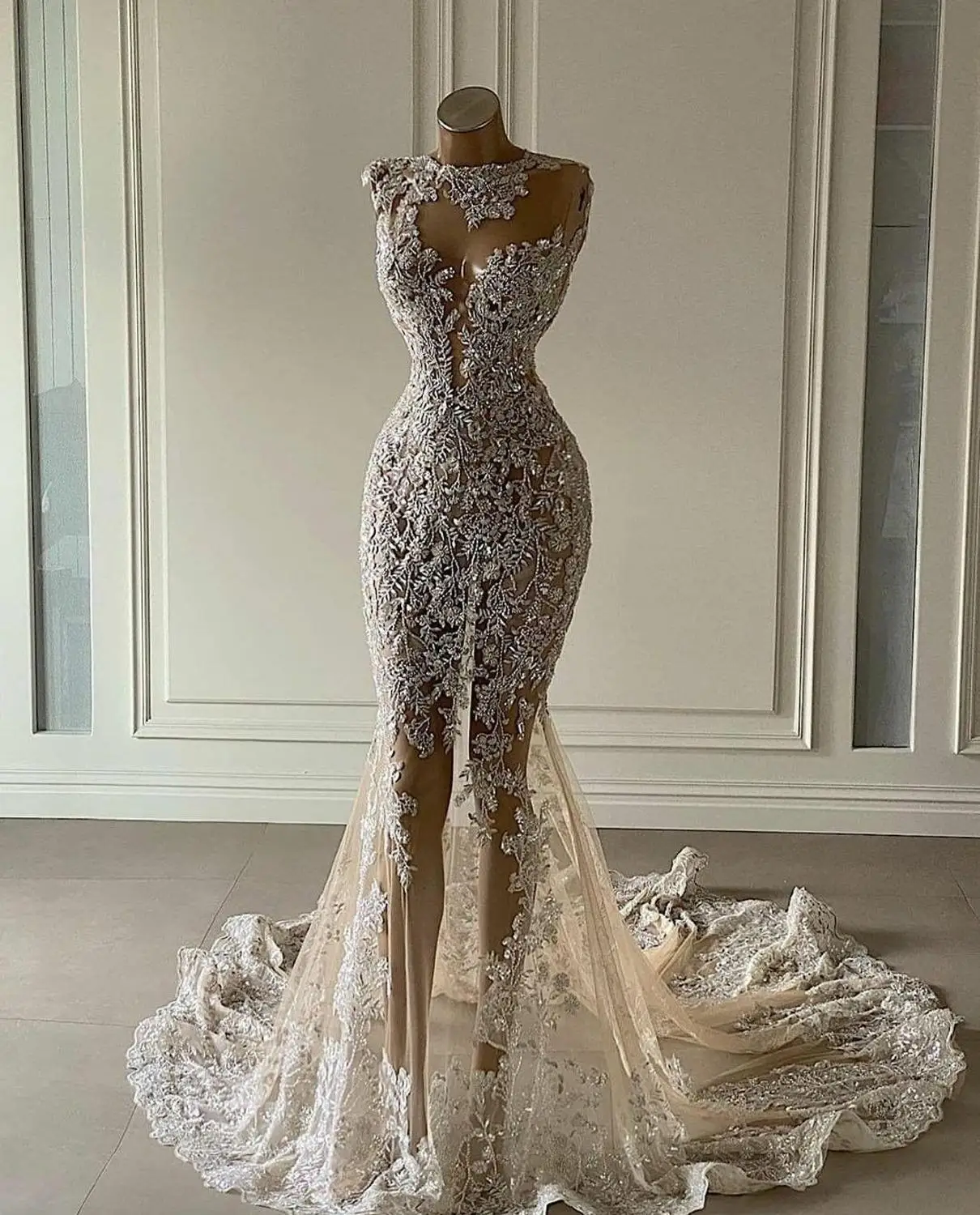 2023 New Crystal Mermaid Wedding Dresses See Through Lace Appliqued Bridal Gowns Luxurious Sequined Dubai Wedding Dress Customis