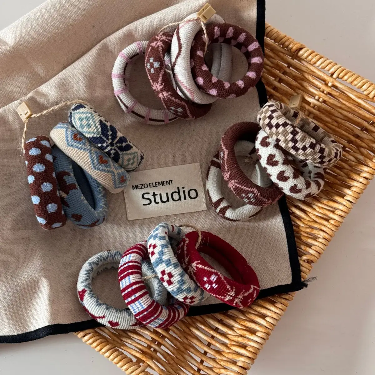 

4 шт./компл., базовые ленты для волос, эластичные простые модные резинки, не повреждающие волосы, повседневная одежда, ленты для волос, аксессуары для волос для женщин