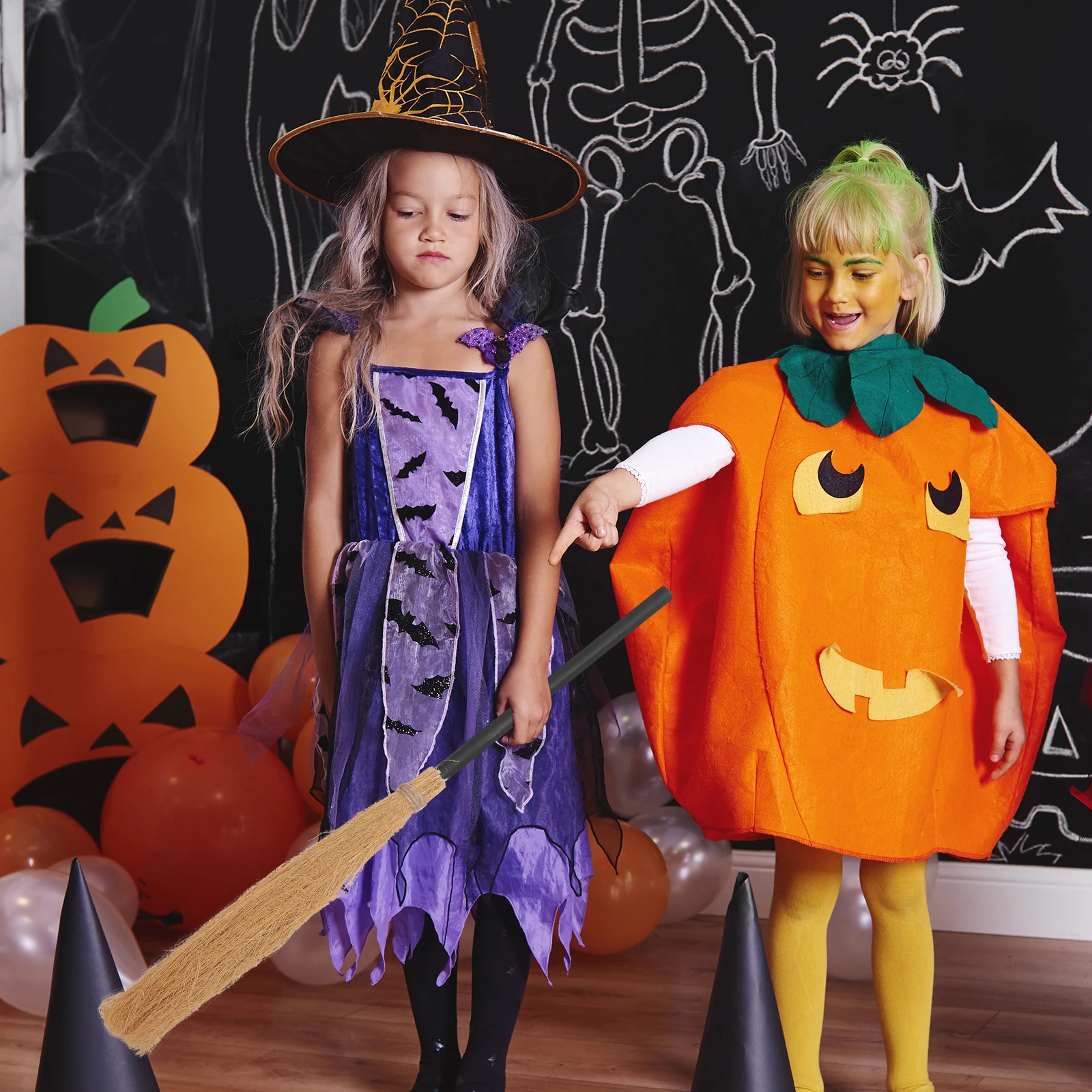 

Detachable Witch Broom Prop Lightweight Durable Wood Plastic Halloween Cosplay Party Decoration Witches Broom Witch Broomstick