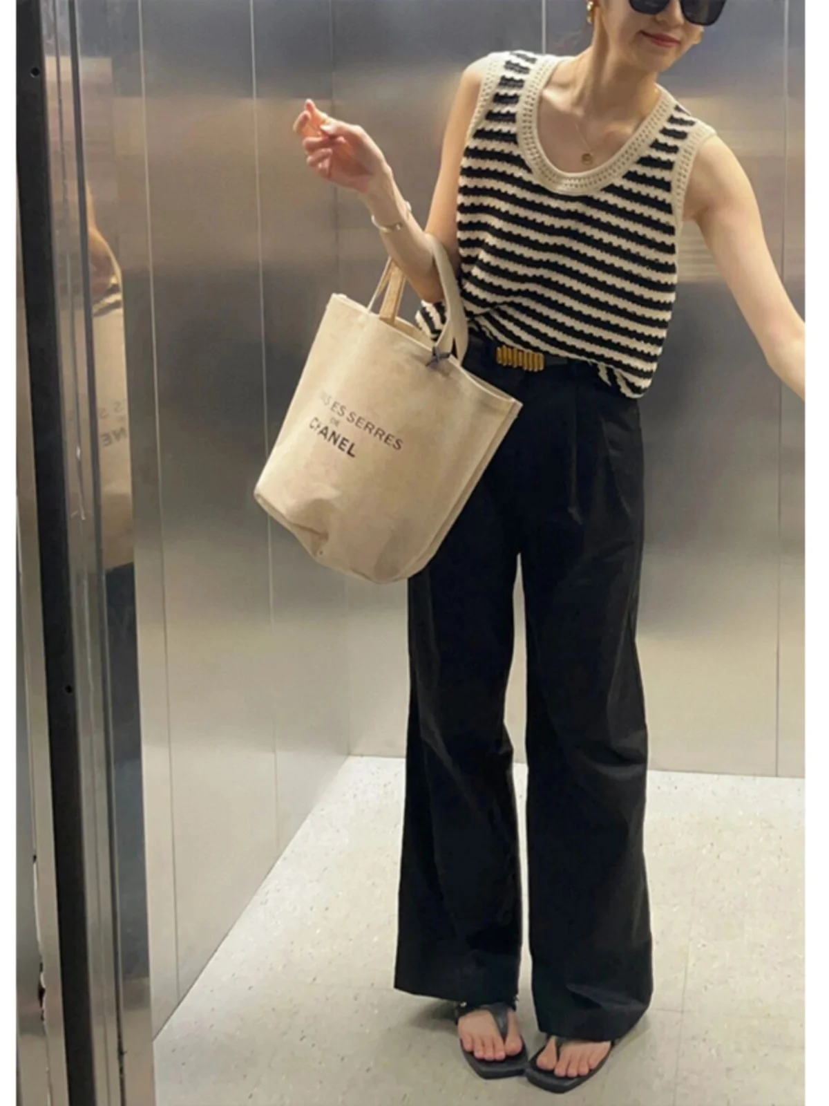 

Summer ort Knitted Stripe U-Ne Svel Vest Hollow out Bal Top Women's Faion Casual Loose Fit round Ne Design