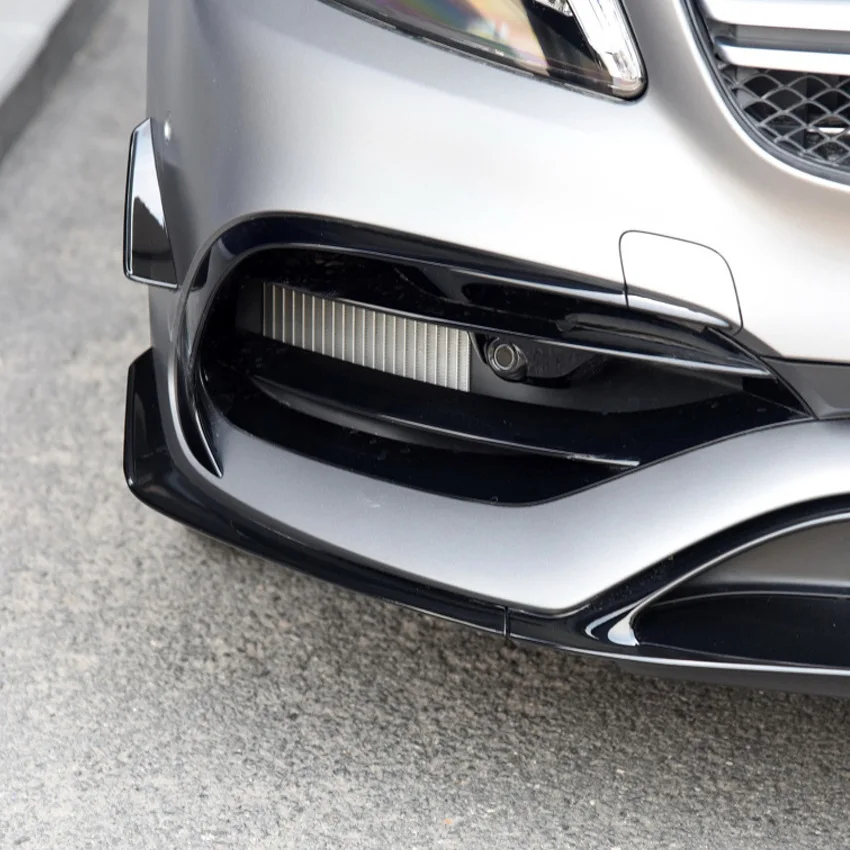 Guarnição do divisor do spoiler do para-choque dianteiro para Mercedes-Benz Classe A W176 AMG-Line A45 2015 2016 2017 2018 Preto brilhante