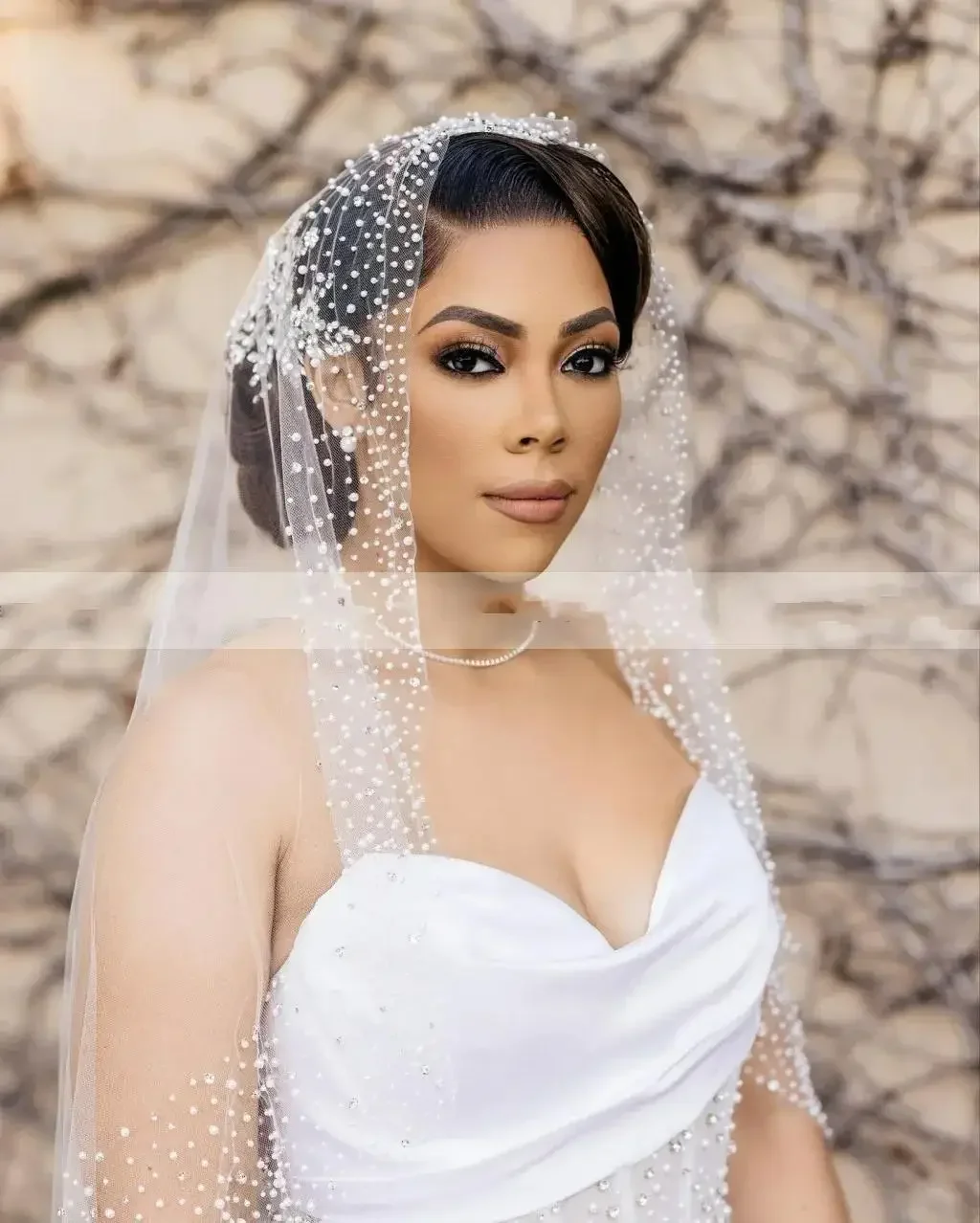 ชุดแต่งงานทรงเอไลน์แบบซีทรูประดับลูกปัดปี 2025 แบบสั่งตัดได้ ชุดเจ้าสาวแบบหวาน ผ้าซาติน สไตล์สวน แอฟริกัน