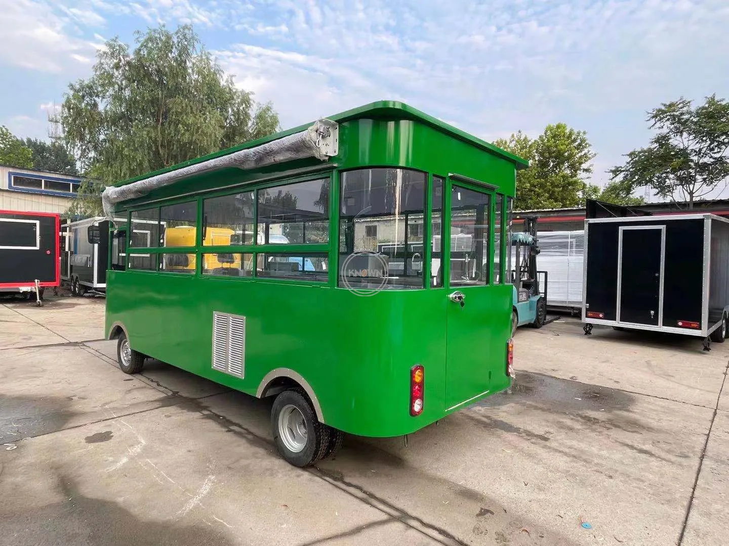 Tricycle électrique de type bus, chariot de nourriture personnalisé, véhicule pour bar à collation, pizza, hot-dog, burger, vente