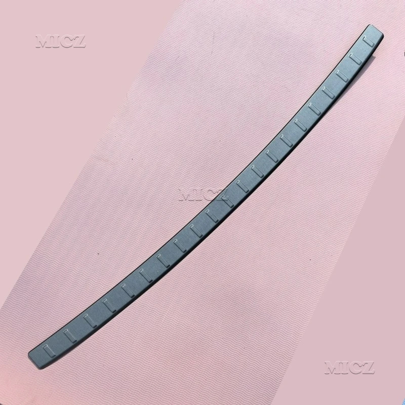 

For Volvo XC60 2018 2019 2020 - 2025 Car Accessories Door Sill Rear Bumper Protector Sill Trunk Tread Plate Trim Silver/Black