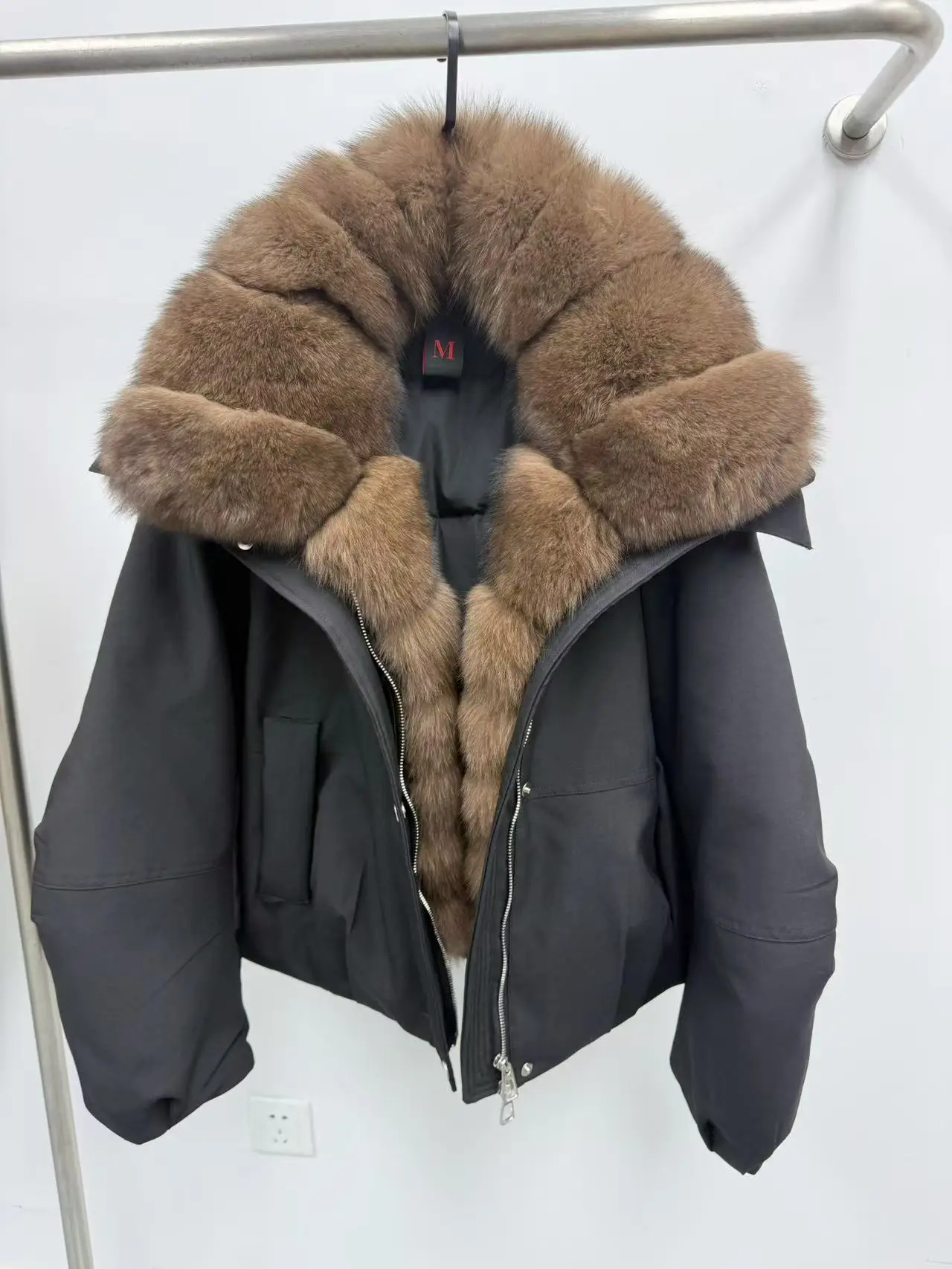 2025 New Natural  Fur Collar White Goose down Parka Women's Short Thickened Warmth Outerwear Elegant Commute Style Coat