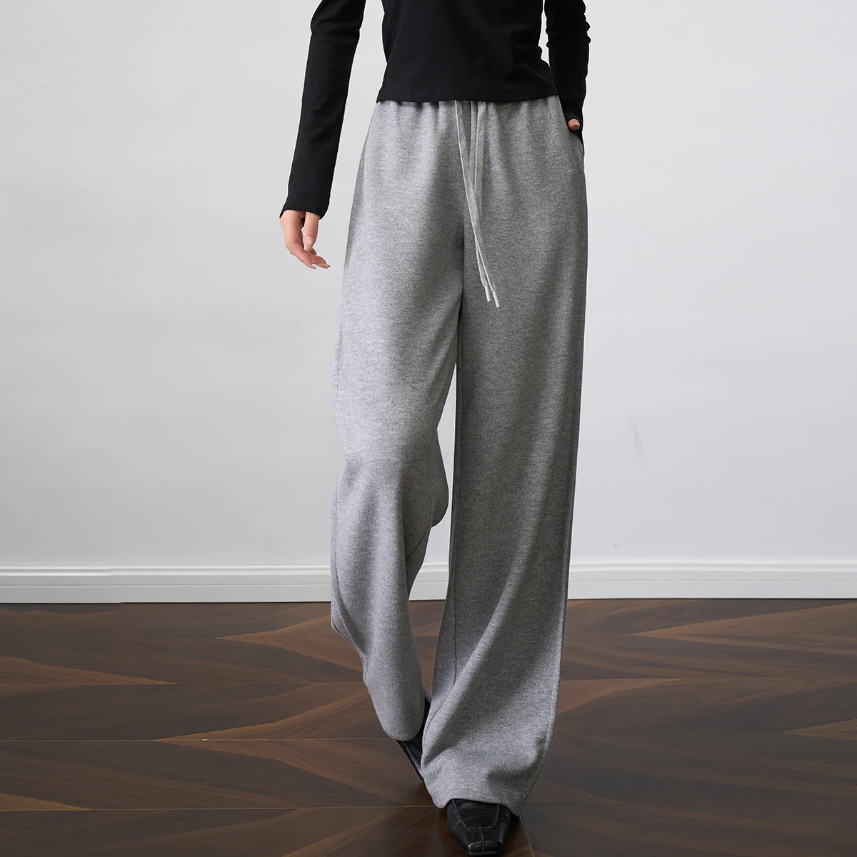 OLrain Women's Straight Leg Pants Winter 2026 Elastic Waist Drawstring Trousers Draped Fabric Versatile Grey Pants O57DK001910