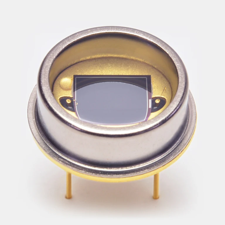 Photometry Report S1226-8BQ Si photodiode for UV to visible, precision photometry ...