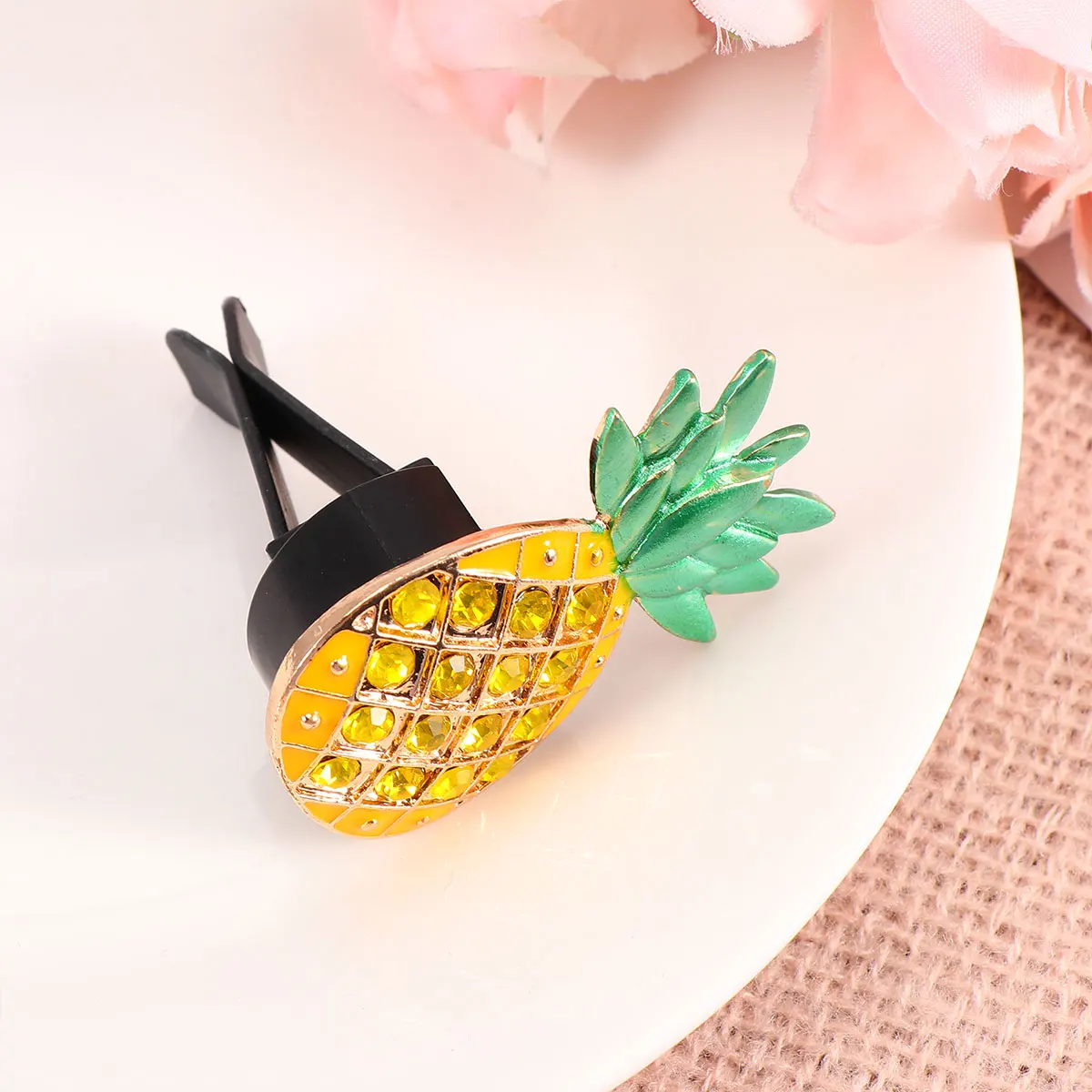 

Car Perfume Clip Aromatherapy Diffuser Pineapple Rhinestone Vent Freshener Scent Air Purifier Clips for Car Home Travel Gifts