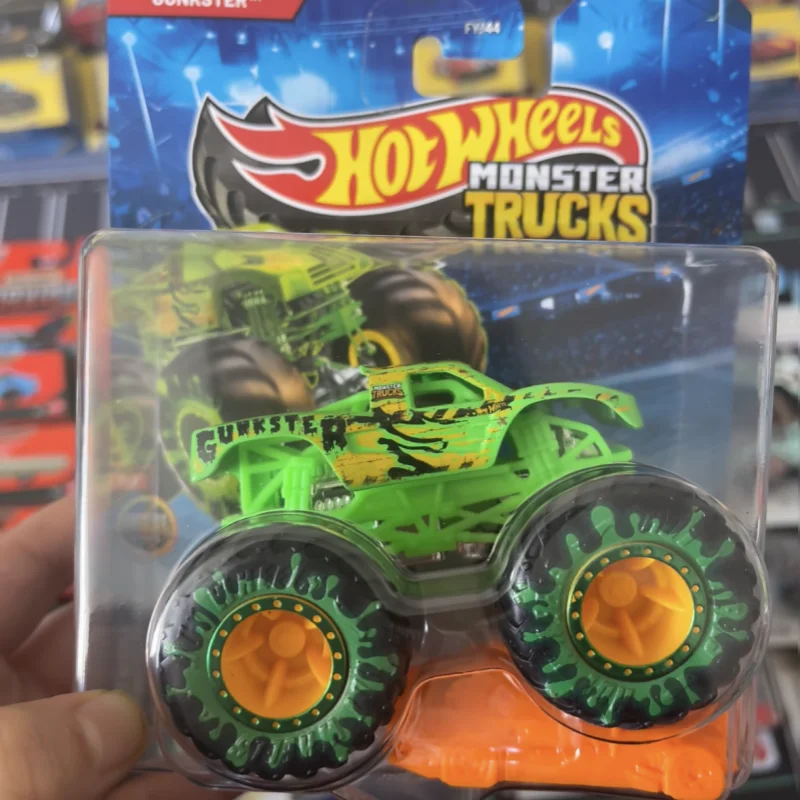 FYJ44 Hot Wheels Monster Truck Shark Fighter Fire Truck, Zinc Alloy Die Cast Car, Offroad Race Vehicle Collectible Toy