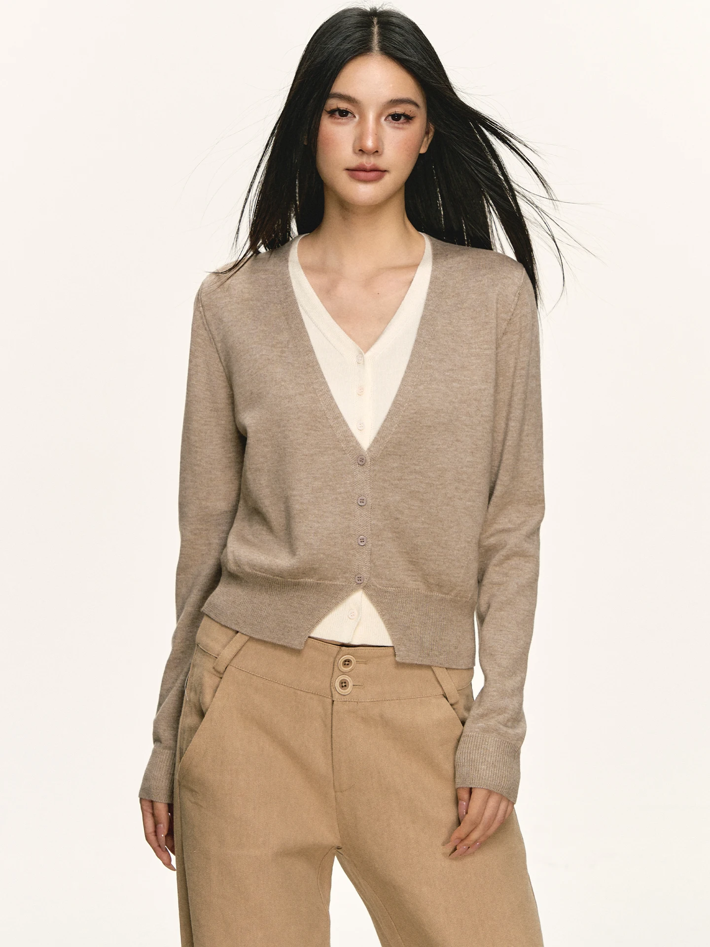 

Anna Aneae Wool Knitted Sweater Women's ort V-Ne Long Sve Fake Two-Piece Design Spring Autumn Faion Ladies' Cardigan