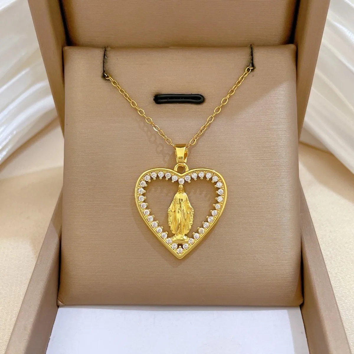 Collares con colgante de corazón de amor de circón de la Virgen María a la moda para mujeres y hombres, Collar de cadena de acero inoxidable, accesorios de joyería, regalos