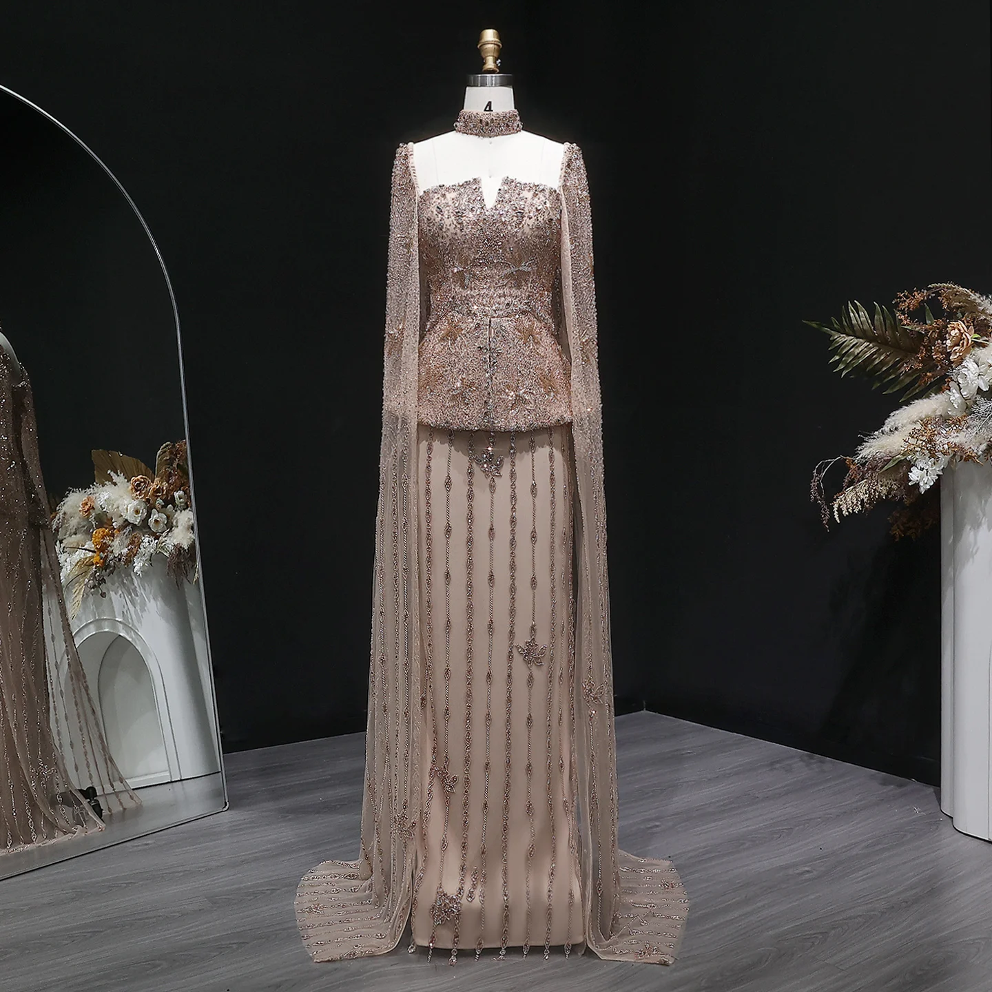 Sharon Said Dubai Luxuriöses Silbernes, Stark Perlenbesticktes Meerjungfrauen-Abendkleid mit Cape-Ärmeln, Arabisches Damen-Formelles Partykleid SS531 Maßanfertigung – Detail 10