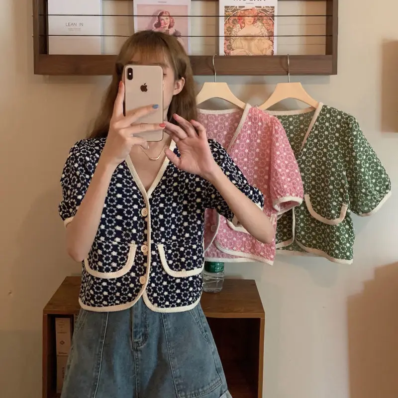 

Женский корейский трикотажный кардиган с v-образным вырезом и короткими рукавами, однотонный модный высококачественный вязаный крючком свободный повседневный трикотаж D655