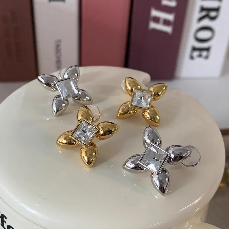 الفرنسية بسيطة ستار ساحة الزركون أقراط للنساء أزياء رائعة الراقية يشعر تألق كل مباراة مجوهرات هدايا