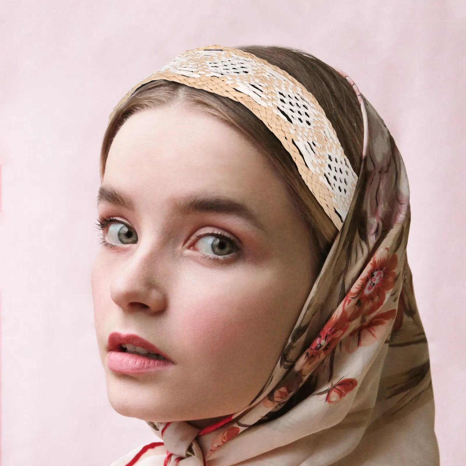 

Women Wide Raffia Woven Headband Bohemian Straw Headbands Vintage Style Secure Fit Hair Accessories for Beach Outfits