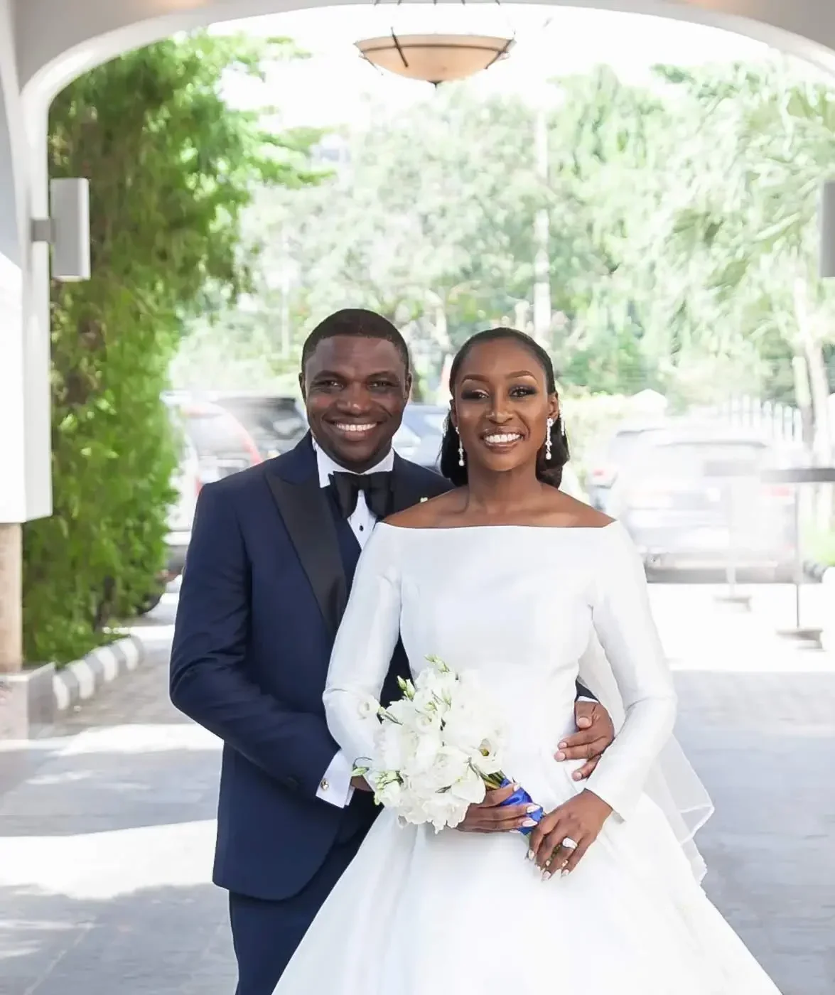 Personalizado simples a linha de cetim vestidos de casamento africanos trem varredura plus size vestido de noiva vestios de novia