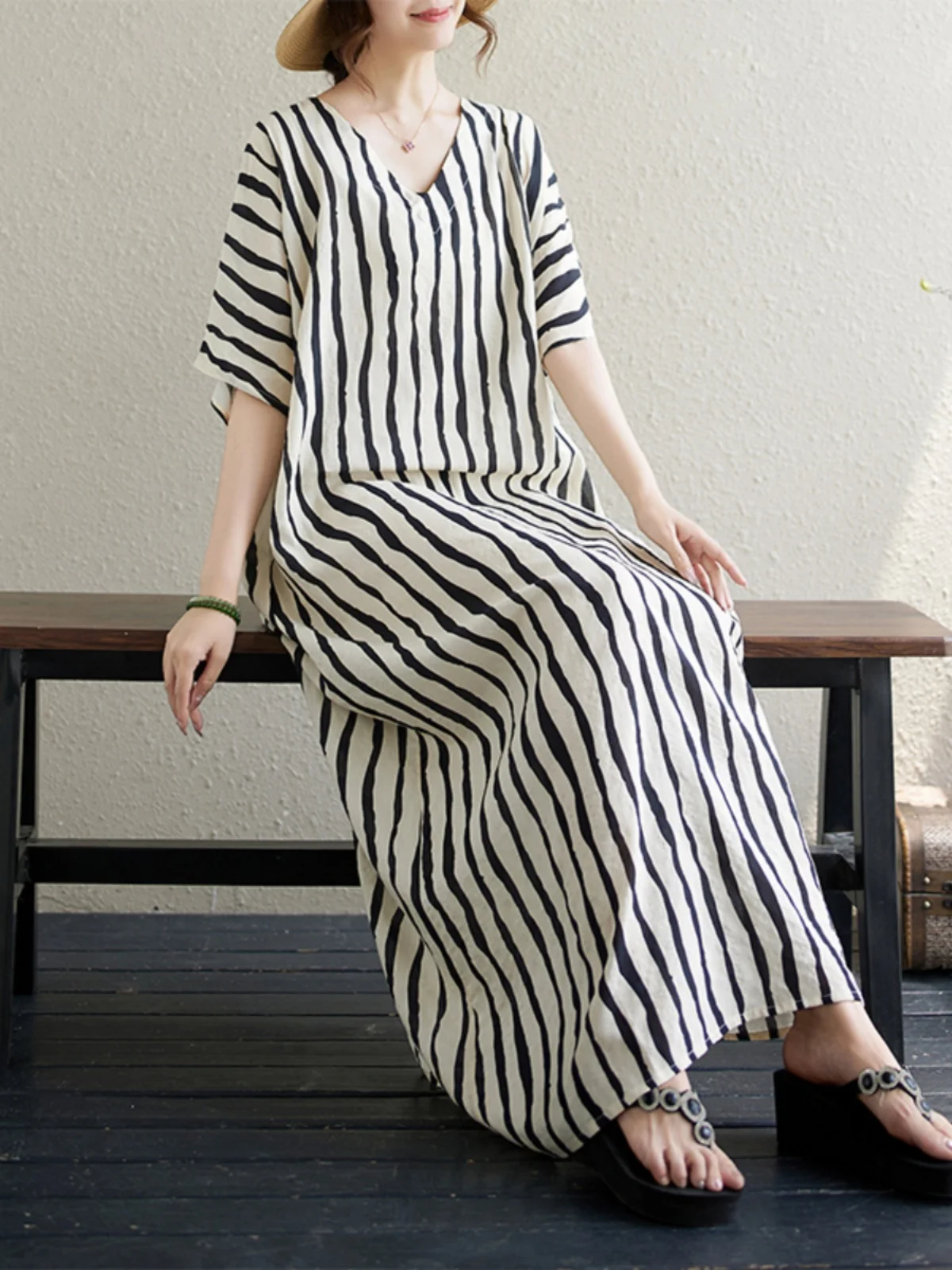 

Летнее платье-халат из хлопка и льна с вертикальными полосками, белое, свободного кроя, с V-образным вырезом, винтажное, с коротким рукавом, прямое