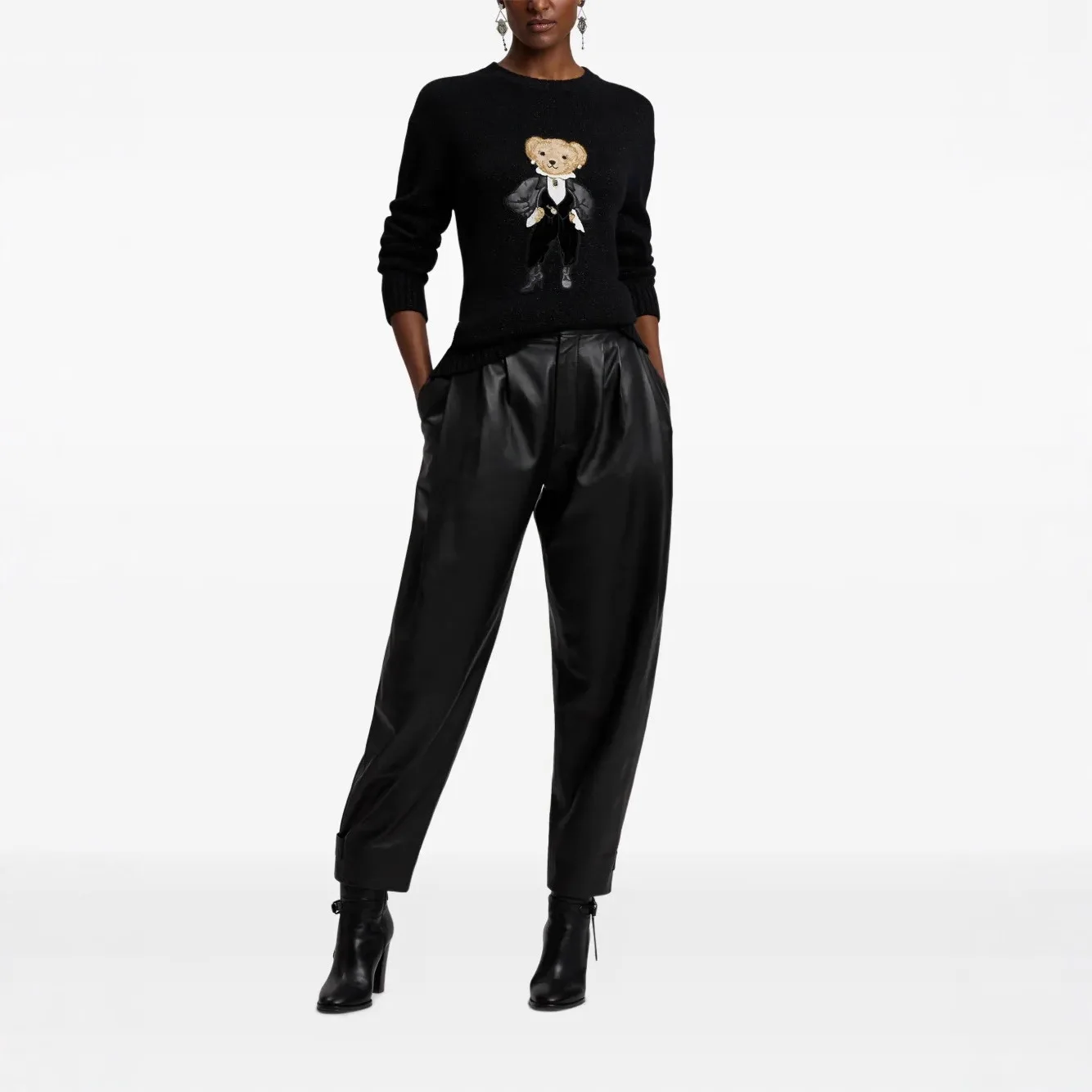 

Новый осенне-зимний женский свитер свободного кроя с объемной вышивкой в виде мультяшного медведя, вязаный пуловер с круглым вырезом из мягкого хлопка