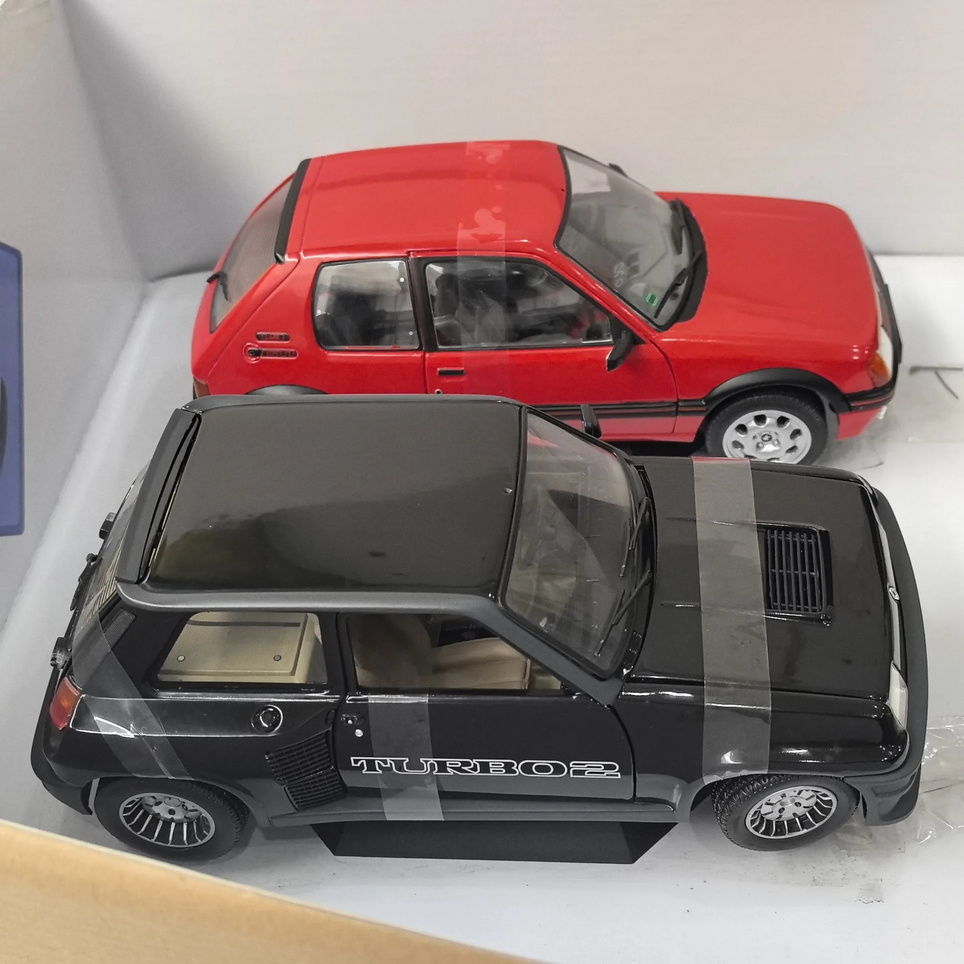 다이캐스트 솔리도 1/18 스케일 205 GTI R5 터보 푸조 르노 합금 자동차 모형 수집용 장난감 선물 기념품 전시 장식품